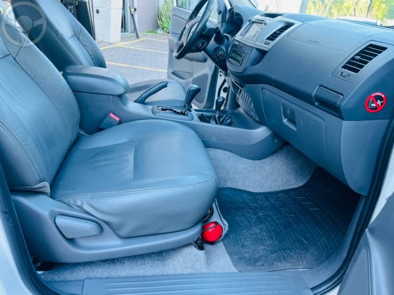 TOYOTA - HILUX 3.0 SRV TOP 4X4 CD 16V TURBO INTERCOOLER DIESEL 4P AUTOMÁTICO - 2013/2013 - BRANCA - R$ 134.990,00