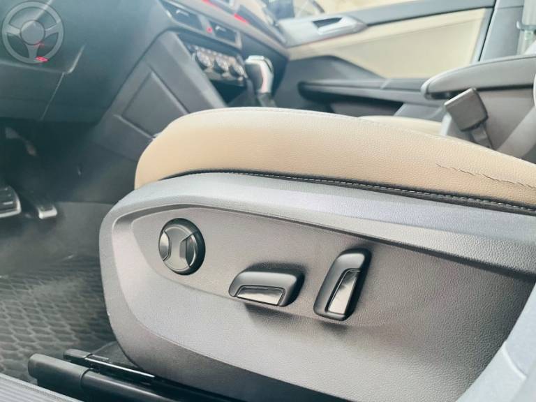 VOLKSWAGEN - TAOS 1.4 16V LAUNCHING TSI FLEX 4P AUTOMÁTICO - 2021/2022 - BEGE - R$ 153.000,00