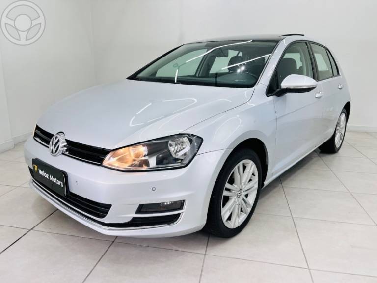 VOLKSWAGEN - GOLF 1.4 TSI HIGHLINE 16V 4P AUTOMÁTICO - 2013/2014 - PRATA - R$ 83.990,00