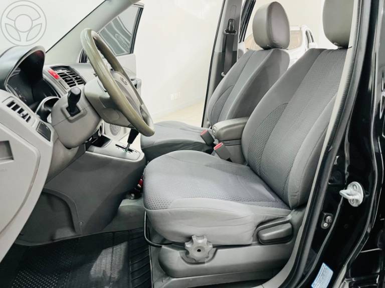 HYUNDAI - TUCSON 2.0 MPFI GLS 16V 143CV 2WD FLEX 4P AUTOMÁTICO - 2013/2014 - PRETA - R$ 58.900,00