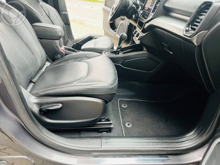 FIAT - TORO 2.0 16V TURBO DIESEL VOLCANO 4WD AUTOMÁTICO - 2021/2022 - CINZA - R$ 134.500,00