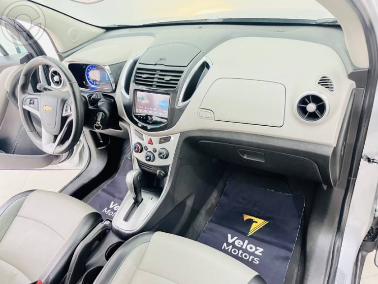 CHEVROLET - TRACKER 1.8 MPFI LTZ 4X2 16V FLEX 4P AUTOMÁTICO - 2015/2015 - PRATA - R$ 69.990,00