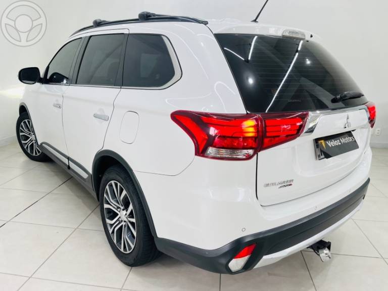 MITSUBISHI - OUTLANDER 2.2 4X4 16V DIESEL 4P AUTOMÁTICO - 2015/2016 - BRANCA - R$ 112.990,00