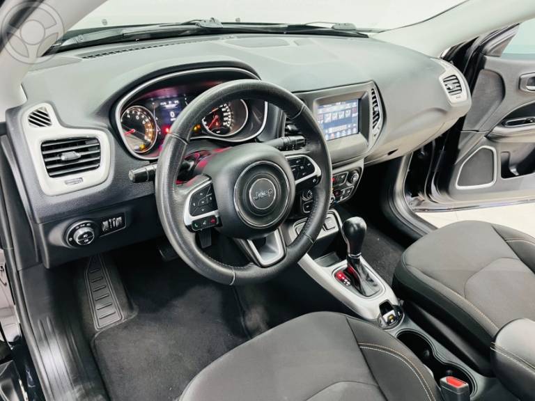 JEEP - COMPASS 2.0 16V FLEX SPORT AUTOMÁTICO - 2018/2019 - PRETA - R$ 96.900,00