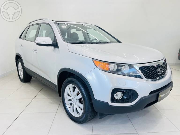 KIA MOTORS - SORENTO EX 3.5 L V6 4X4 AUTOMÁTICO - 2011/2012 - PRATA - R$ 69.990,00