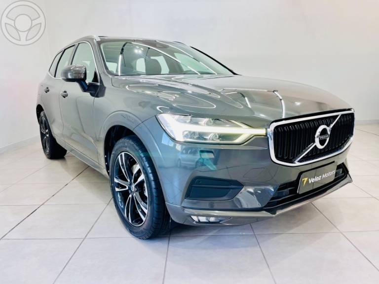 VOLVO - XC60 2.0 T5 MOMENTUM 4P AUTOMÁTICO - 2017/2018 - CINZA - R$ 165.900,00