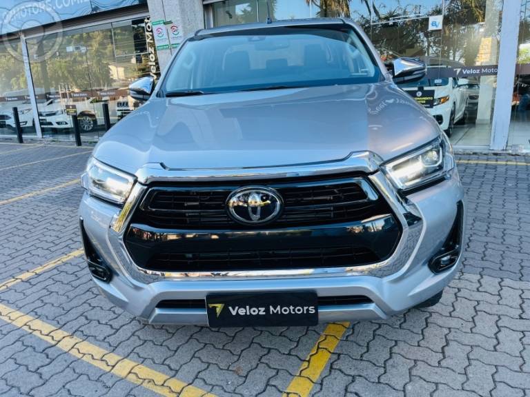 TOYOTA - HILUX 2.8 SRX PLUS 4X4 CD TURBO DIESEL 4P AUTOMÁTICO - 2021/2021 - PRATA - R$ 244.990,00