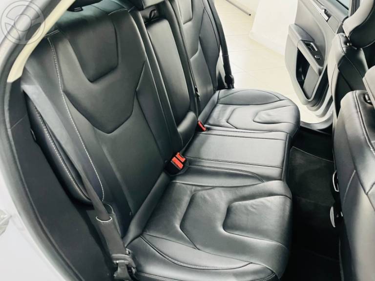 FORD - FUSION 2.0 TITANIUM AWD 16V 4P AUTOMÁTICO - 2016/2017 - BRANCA - R$ 104.900,00
