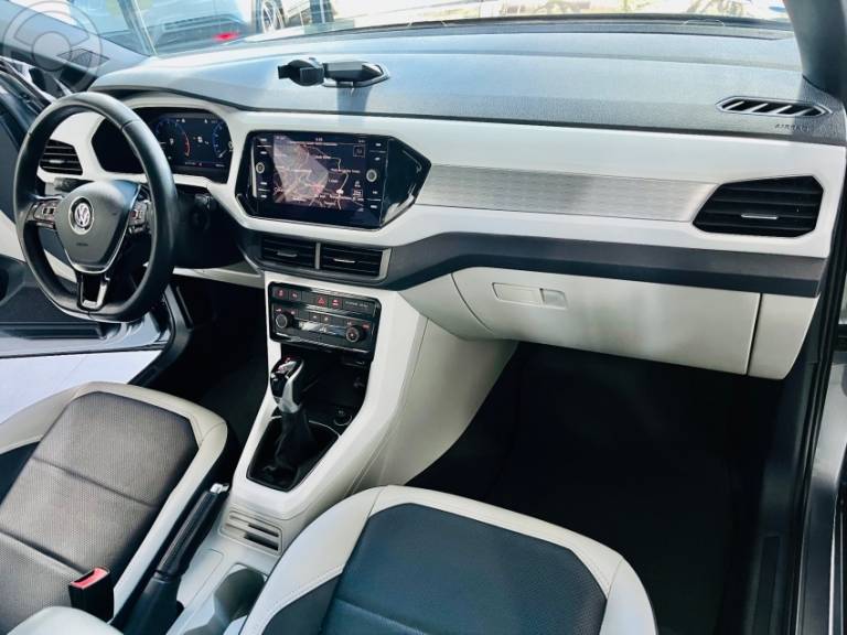 VOLKSWAGEN - T-CROSS 1.4 HIGHLINE TSI 16V FLEX 4P AUTOMÁTICO - 2019/2020 - CINZA - R$ 108.990,00
