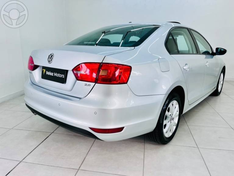 VOLKSWAGEN - JETTA 2.0 COMFORTLINE FLEX 4P TIPTRONIC - 2012/2013 - PRATA - R$ 65.900,00