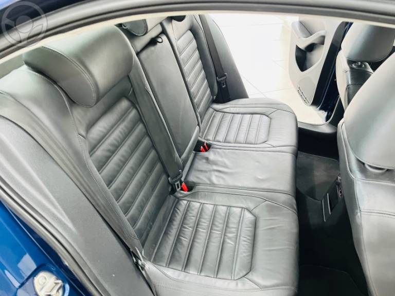 VOLKSWAGEN - JETTA 2.0 TSI HIGHLINE 200CV 4P TIPTRONIC - 2012/2013 - AZUL - R$ 70.900,00