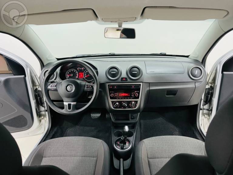 VOLKSWAGEN - VOYAGE 1.6 MI 8V FLEX 4P AUTOMATIZADO - 2013/2014 - PRATA - R$ 44.900,00