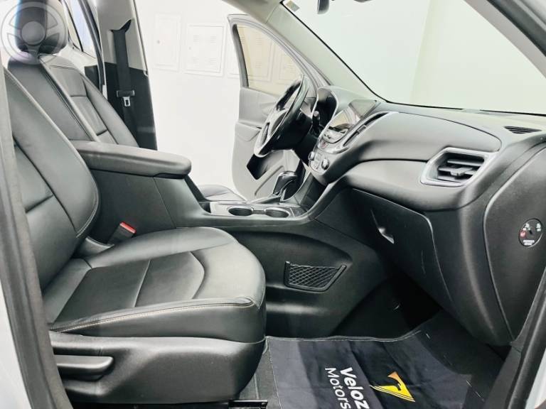 CHEVROLET - EQUINOX 2.0 16V TURBO LT AUTOMÁTICO - 2018/2018 - PRATA - R$ 109.900,00