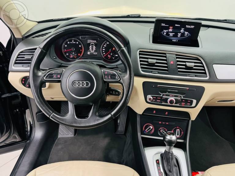 AUDI - Q3 1.4 TFSI AMBIENTE 4P S TRONIC - 2015/2016 - PRETA - R$ 89.900,00