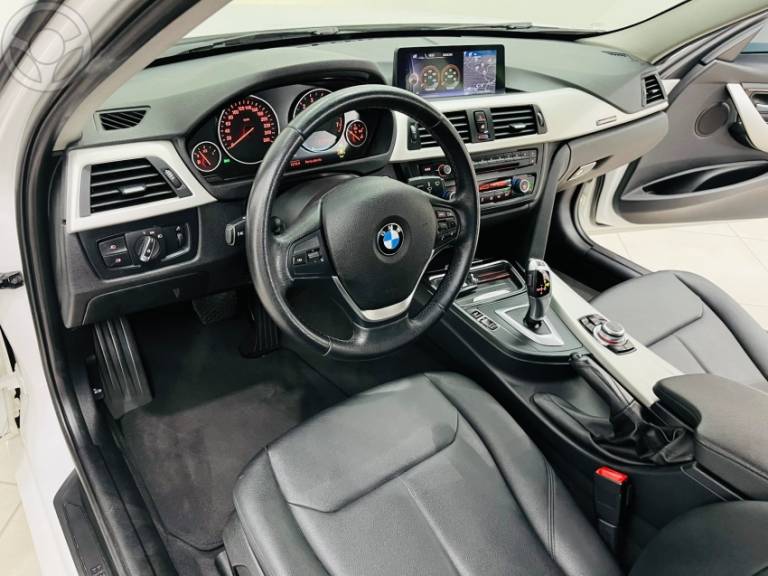 BMW - 320I 2.0 16V TURBO 4P AUTOMÁTICO - 2013/2014 - BRANCA - R$ 94.999,00