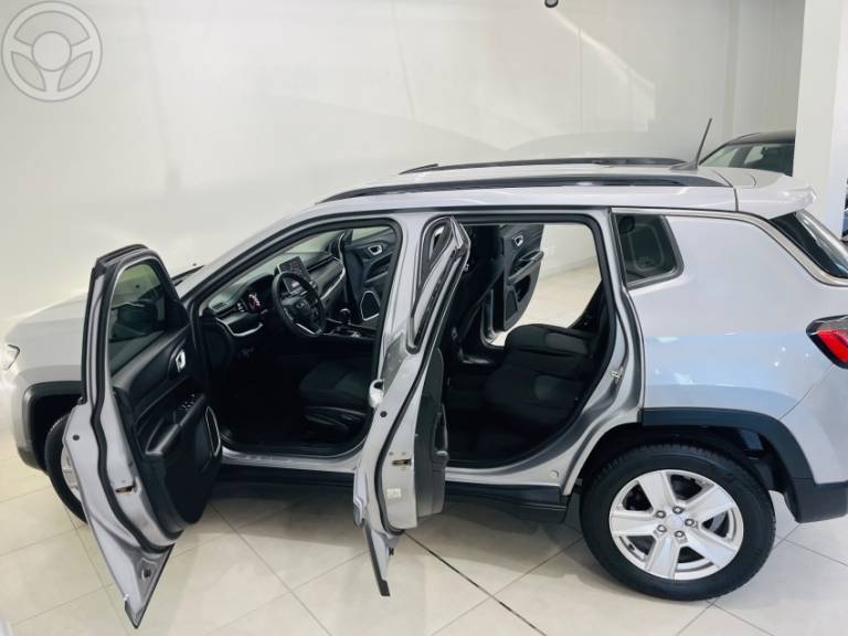 JEEP - COMPASS 1.3 SPORT T270 16V TURBO FLEX 4P AUTOMÁTICO - 2021/2022 - PRETA - R$ 112.990,00