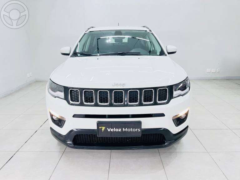 JEEP - COMPASS 2.0 16V FLEX LONGITUDE AUTOMÁTICO - 2018/2019 - BRANCA - R$ 97.900,00