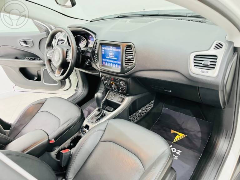 JEEP - COMPASS 2.0 16V FLEX LONGITUDE AUTOMÁTICO - 2018/2019 - BRANCA - R$ 95.990,00