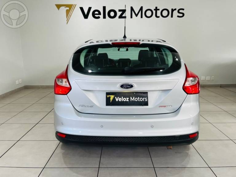 FORD - FOCUS 2.0 SE HATCH 16V FLEX 4P AUTO - 2014/2015 - PRATA - R$ 59.900,00