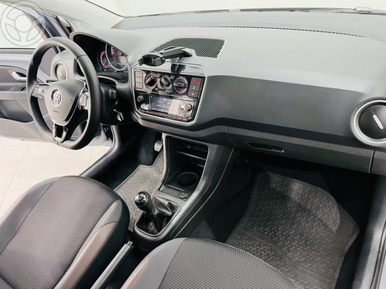VOLKSWAGEN - UP 1.0 TSI XTREME UP 12V FLEX 4P MANUAL - 2019/2020 - CINZA - R$ 65.900,00
