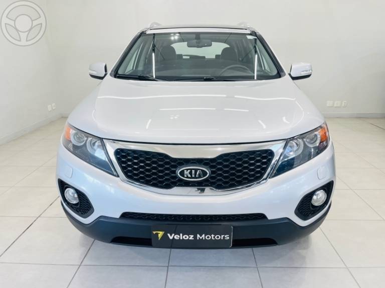 KIA MOTORS - SORENTO EX 3.5 L V6 4X4 AUTOMÁTICO - 2011/2012 - PRATA - R$ 69.990,00