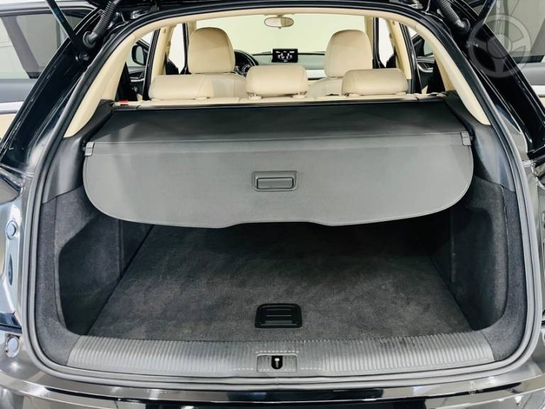 AUDI - Q3 1.4 TFSI AMBIENTE 4P S TRONIC - 2015/2016 - PRETA - R$ 89.990,00
