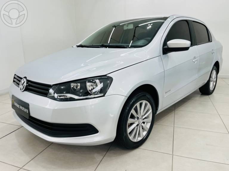 VOLKSWAGEN - VOYAGE 1.6 MI 8V FLEX 4P AUTOMATIZADO - 2013/2014 - PRATA - R$ 44.900,00