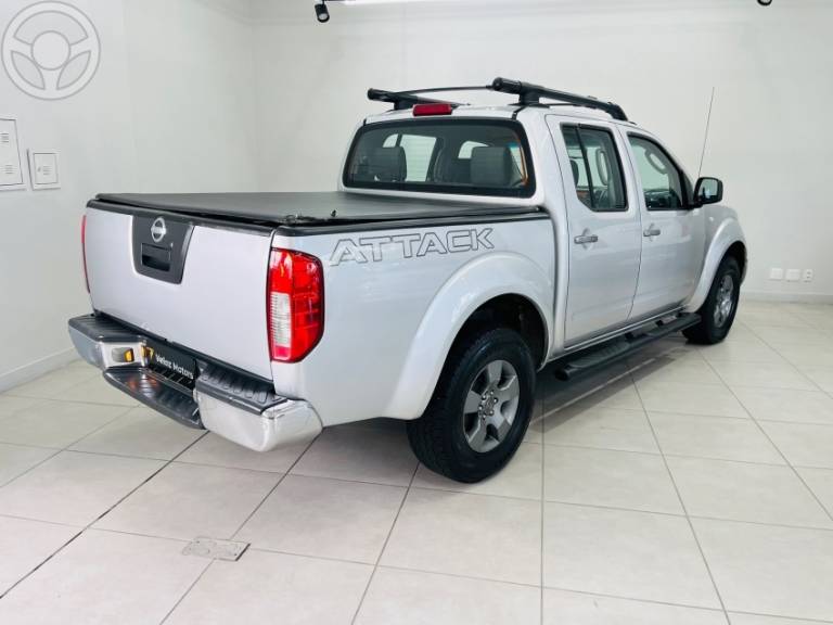 NISSAN - FRONTIER 2.5 LE ATTACK 4X4 CD TURBO ELETRONIC DIESEL 4P AUTOMÁTICO - 2011/2012 - PRATA - R$ 85.900,00