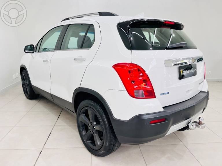 CHEVROLET - TRACKER 1.8 MPFI LTZ 4X2 16V FLEX 4P AUTOMÁTICO - 2014/2015 - BRANCA - R$ 74.990,00