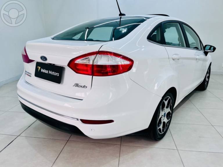 FORD - FIESTA 1.6 TITANIUM PLUS SEDAN 16V FLEX 4P AUTOMÁTICO - 2015/2015 - BRANCA - R$ 59.900,00