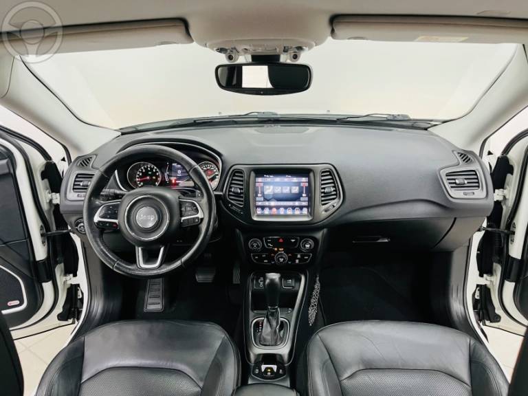 JEEP - COMPASS 2.0 16V FLEX LONGITUDE AUTOMÁTICO - 2017/2018 - BRANCA - R$ 93.990,00