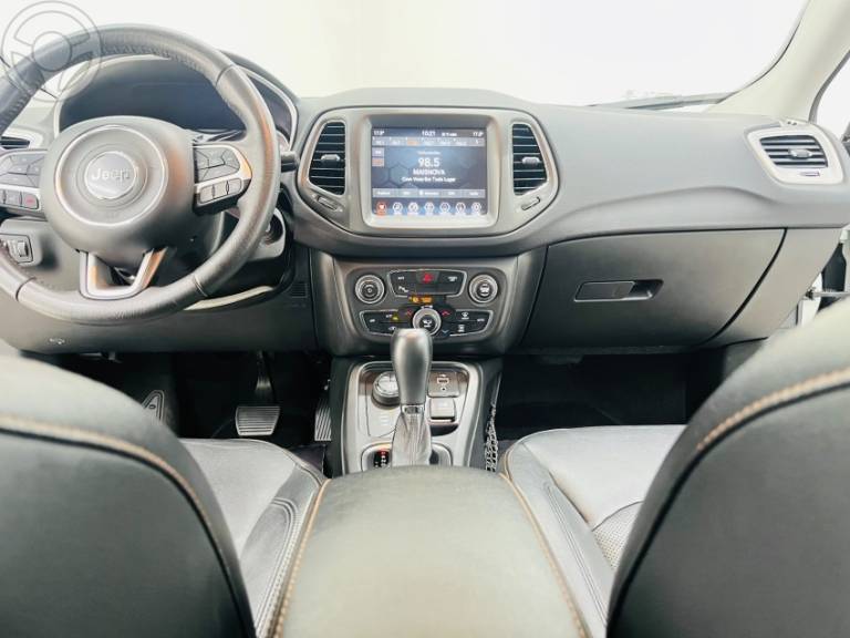JEEP - COMPASS 2.0 16V DIESEL LONGITUDE 4X4 AUTOMÁTICO - 2018/2019 - BRANCA - R$ 124.990,00