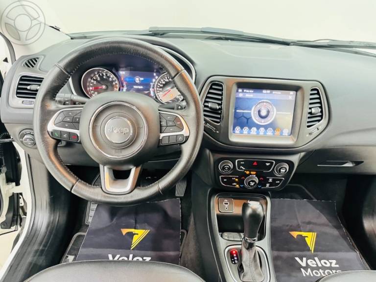 JEEP - COMPASS 2.0 16V FLEX LONGITUDE AUTOMÁTICO - 2018/2019 - BRANCA - R$ 97.900,00