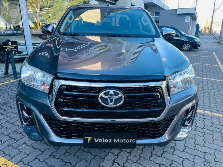 TOYOTA - HILUX 2.8 SRV 4X4 CD 16V DIESEL 4P AUTOMÁTICO - 2020/2020 - CINZA - R$ 205.000,00