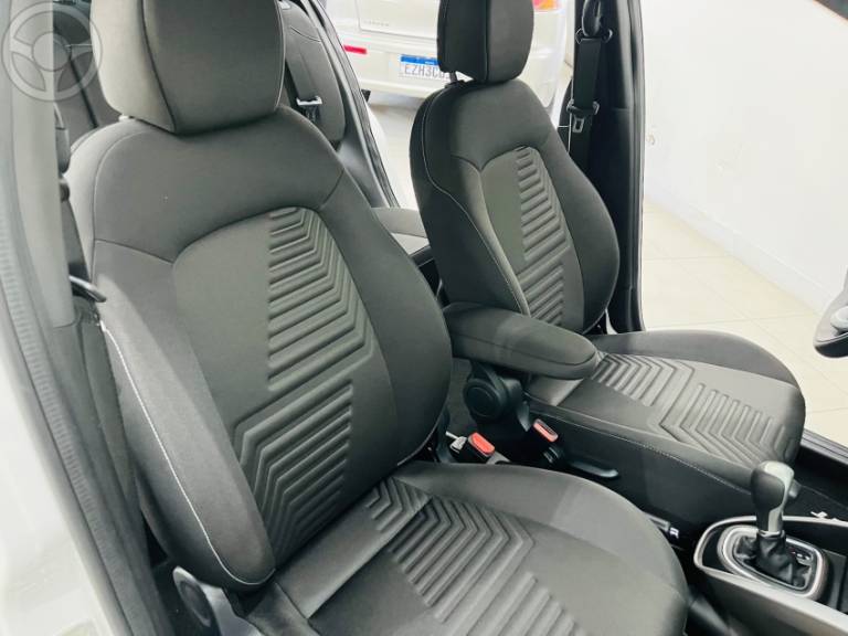 FIAT - CRONOS 1.8 HGT 16V FLEX 4P AUTOMÁTICO - 2020/2020 - BRANCA - R$ 77.990,00