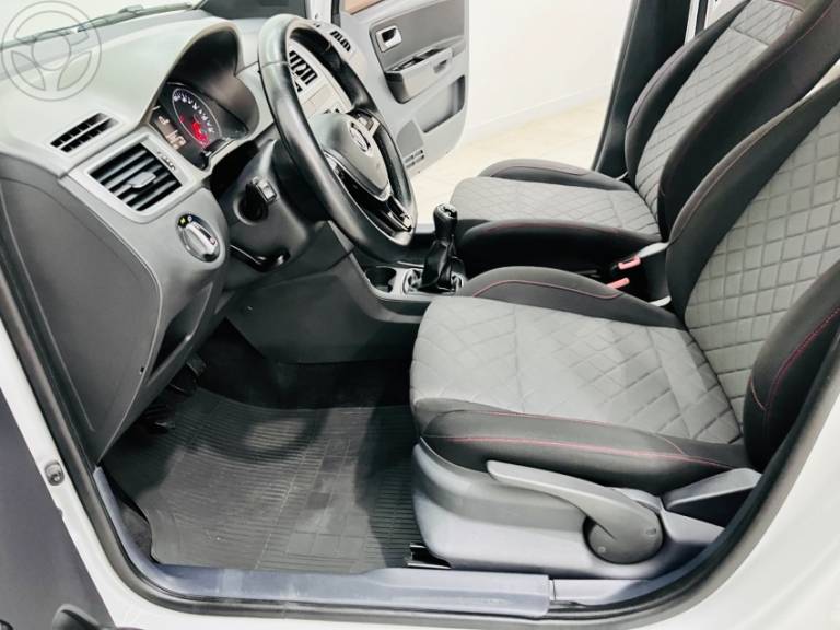 VOLKSWAGEN - FOX 1.6 MI EXTREME 8V FLEX 4P MANUAL - 2018/2018 - BRANCA - R$ 64.900,00