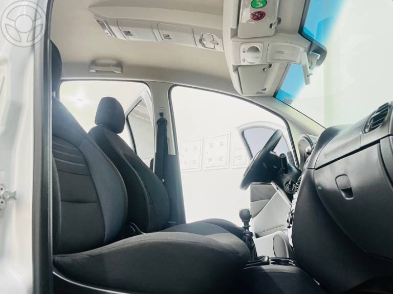 FIAT - IDEA 1.4 MPI ATTRACTIVE 8V FLEX 4P MANUAL - 2013/2014 - PRATA - R$ 40.900,00