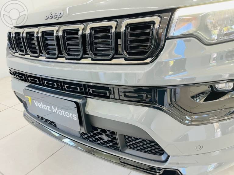 JEEP - COMPASS 2.0 HURRICANE BLACKHAWK 4X4 TURBO 4P AUTOMÁTICO - 2024/2025 - CINZA - R$ 216.900,00