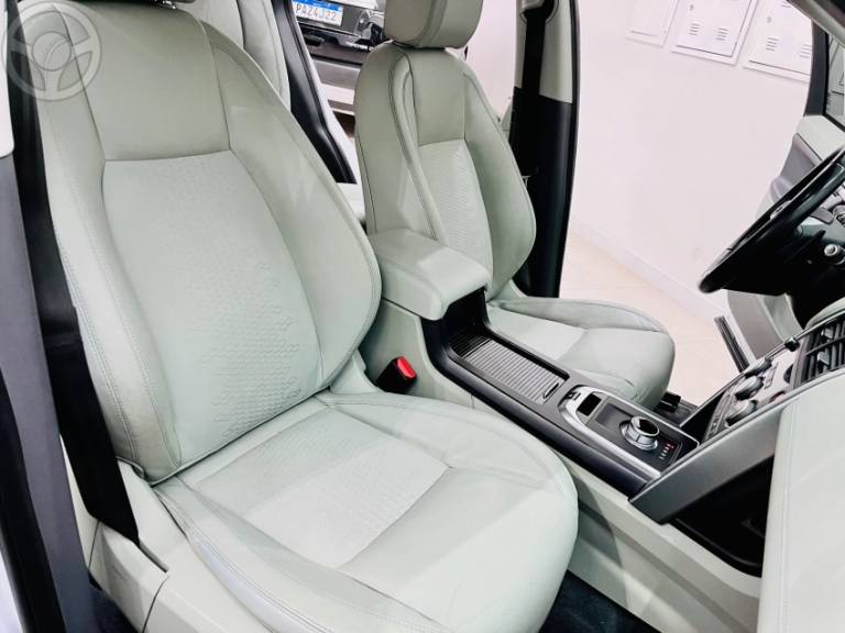 LAND ROVER - DISCOVERY SPORT 2.0 16V SI4 TURBO HSE 4P AUTOMÁTICO - 2015/2016 - BRANCA - R$ 109.900,00