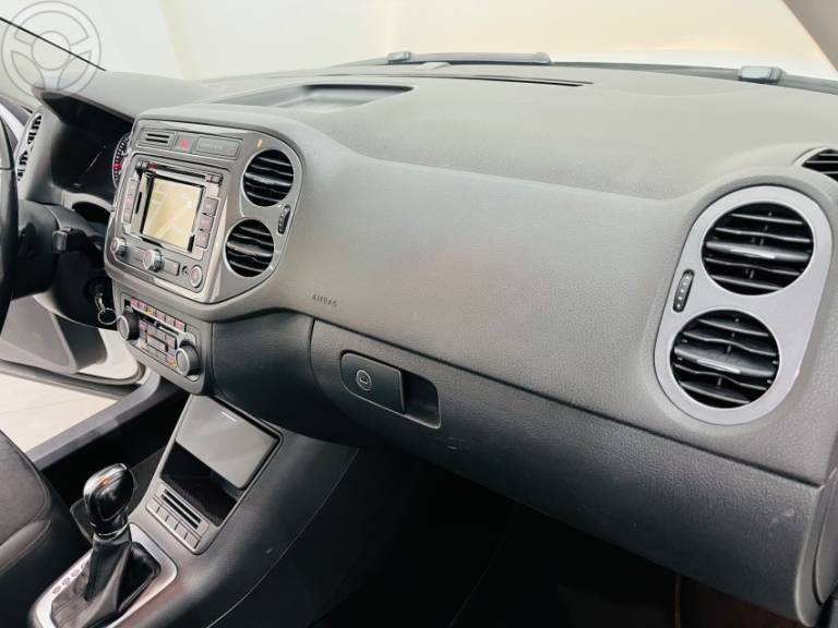 VOLKSWAGEN - TIGUAN 2.0 TSI 16V TURBO 4P TIPTRONIC - 2013/2013 - BRANCA - R$ 66.900,00