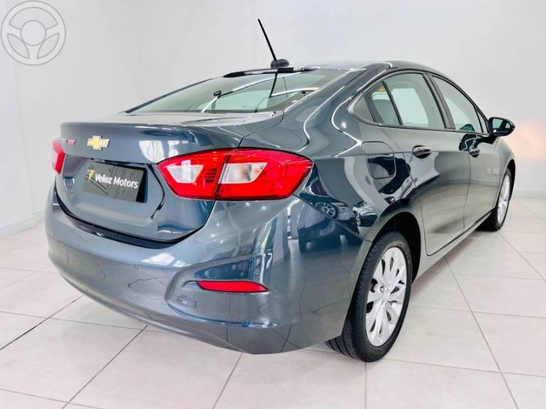 CHEVROLET - CRUZE 1.4 TURBO LT 16V FLEX 4P AUTOMÁTICO - 2018/2019 - CINZA - R$ 92.900,00