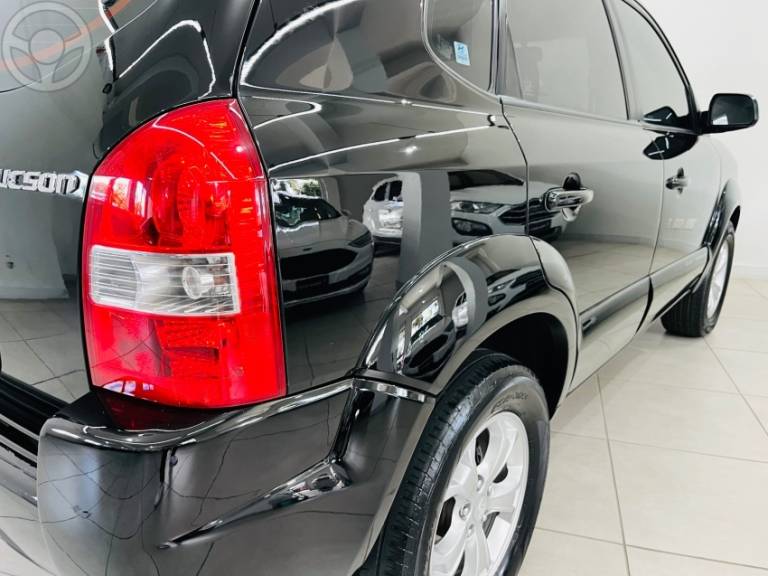 HYUNDAI - TUCSON 2.0 MPFI GLS 16V 143CV 2WD FLEX 4P AUTOMÁTICO - 2013/2014 - PRETA - R$ 58.900,00