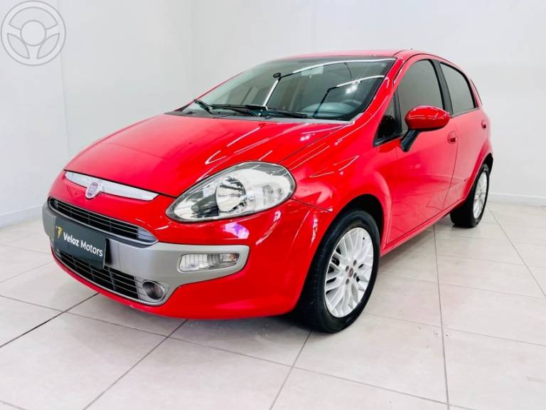 FIAT - PUNTO 1.6 ESSENCE 16V FLEX 4P MANUAL - 2013/2014 - VERMELHA - R$ 43.900,00