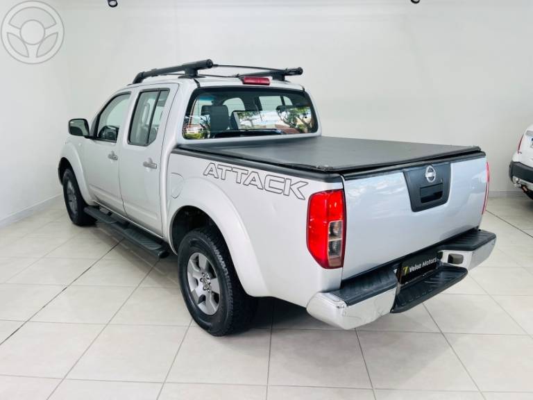 NISSAN - FRONTIER 2.5 LE ATTACK 4X4 CD TURBO ELETRONIC DIESEL 4P AUTOMÁTICO - 2011/2012 - PRATA - R$ 85.900,00