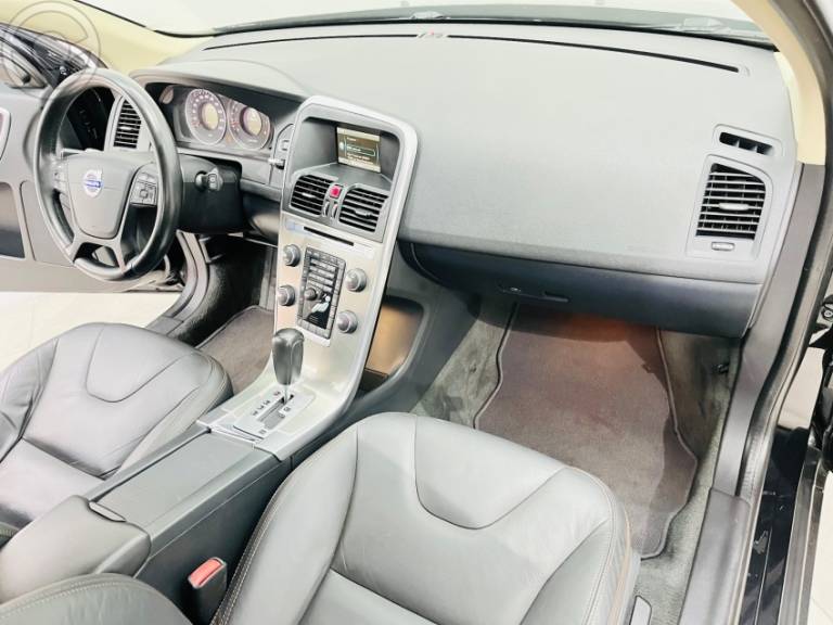 VOLVO - XC60 2.0 T5 COMFORT FWD TURBO 4P AUTOMÁTICO - 2012/2012 - PRETA - R$ 61.900,00