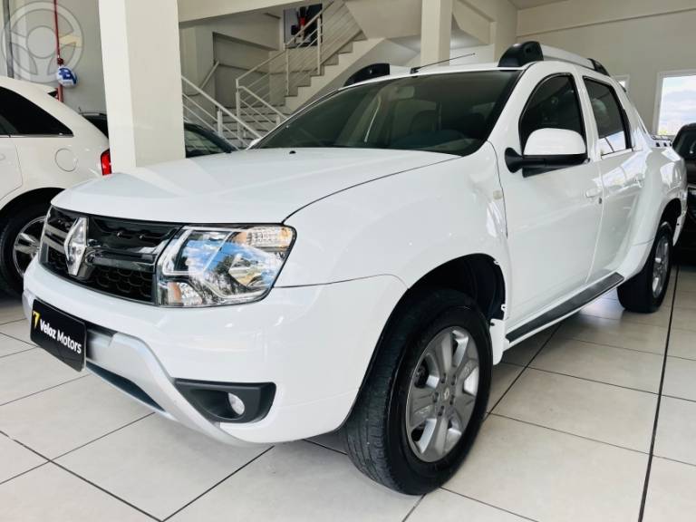 RENAULT - DUSTER OROCH 1.6 16V FLEX DYNAMIQUE 4P MANUAL - 2018/2019 - BRANCA - R$ 72.900,00