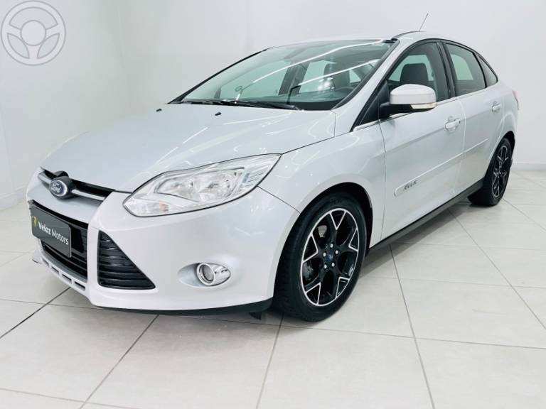 FORD - FOCUS 2.0 TITANIUM SEDAN 16V FLEX 4P AUTOMÁTICO - 2014/2014 - PRATA - R$ 57.900,00