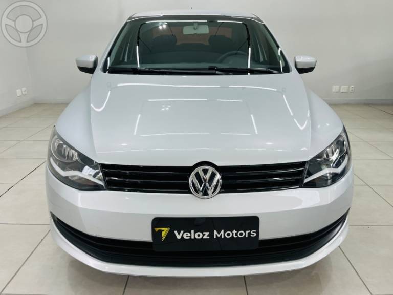 VOLKSWAGEN - VOYAGE 1.6 MI 8V FLEX 4P AUTOMATIZADO - 2013/2014 - PRATA - R$ 44.900,00