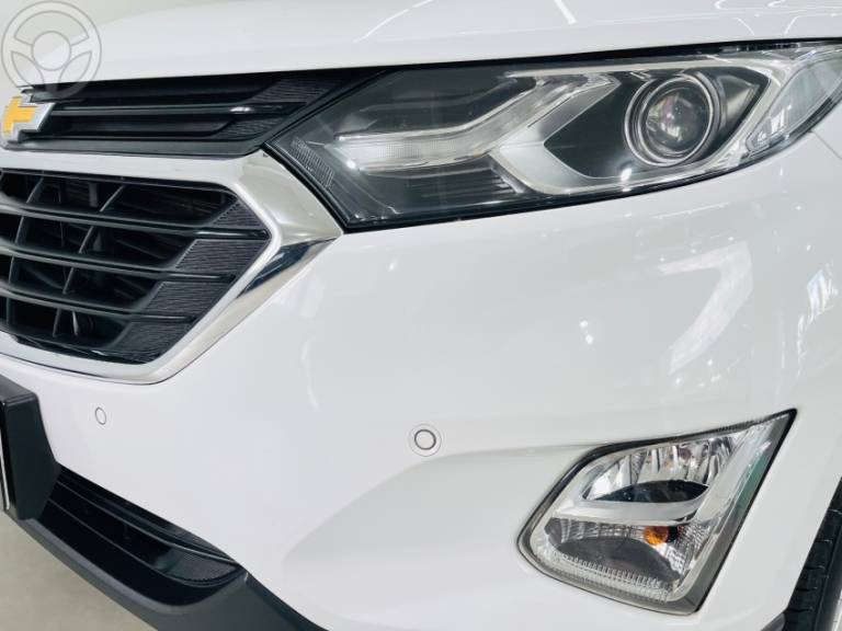 CHEVROLET - EQUINOX 2.0 16V TURBO LT AUTOMÁTICO - 2017/2018 - BRANCA - R$ 102.900,00