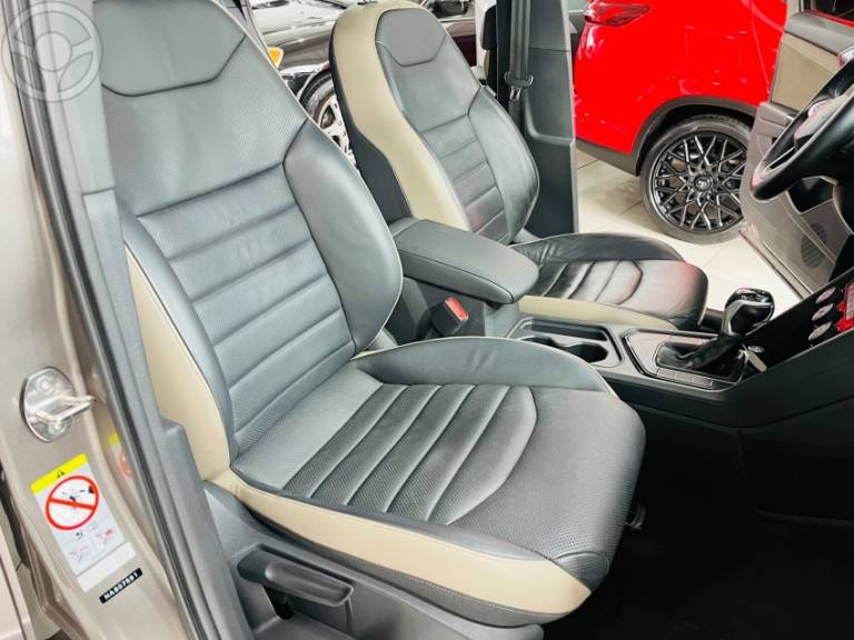 VOLKSWAGEN - TAOS 1.4 16V LAUNCHING TSI FLEX 4P AUTOMÁTICO - 2021/2022 - BEGE - R$ 153.000,00